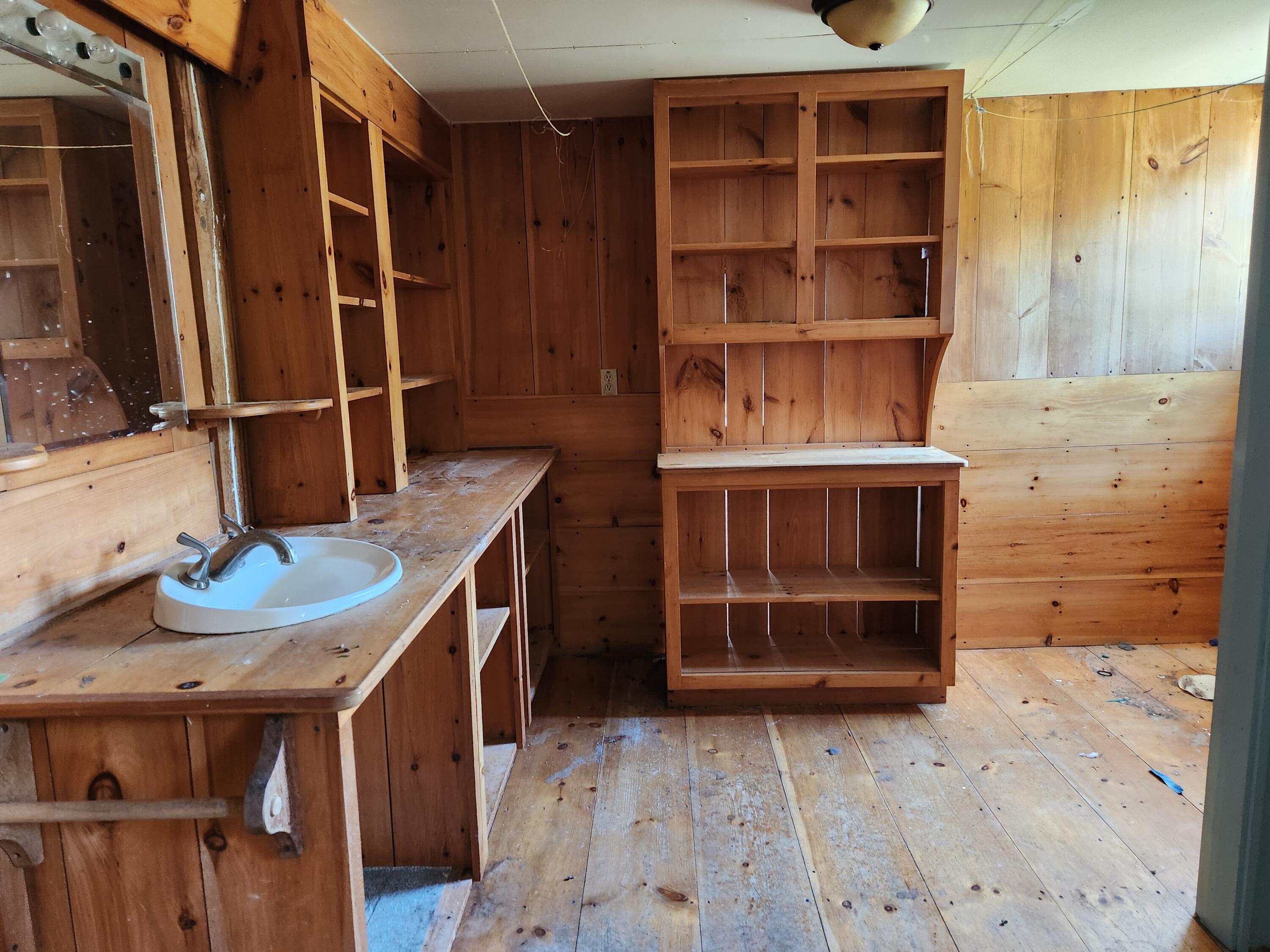 1257 N Pond Road Warren ME 04864
