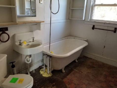 32 Poland Road Auburn ME 04210