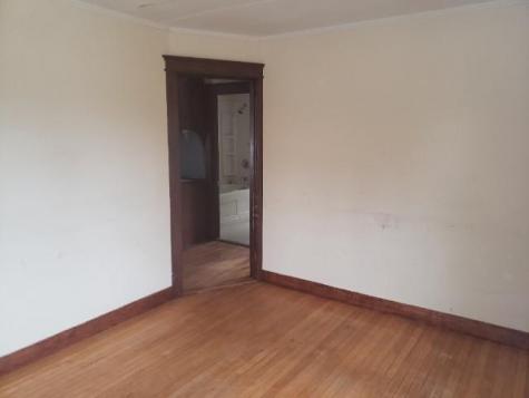 32 Poland Road Auburn ME 04210