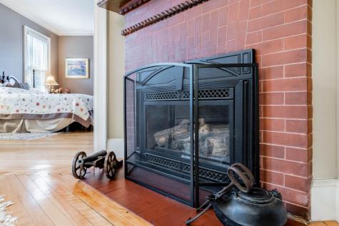 32 Lincoln Street Portland ME 04103