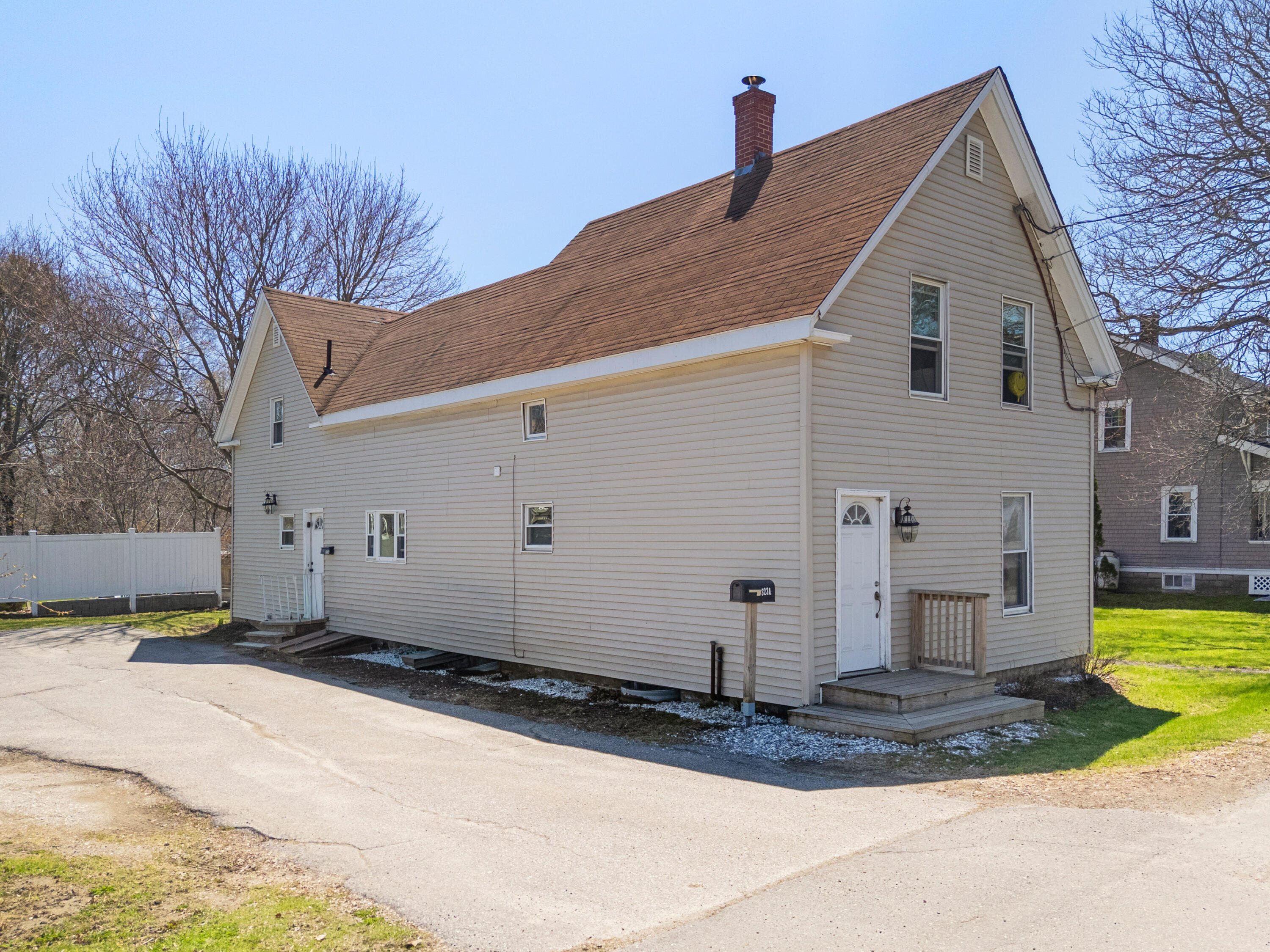 323 Broadway Rockland ME 04841