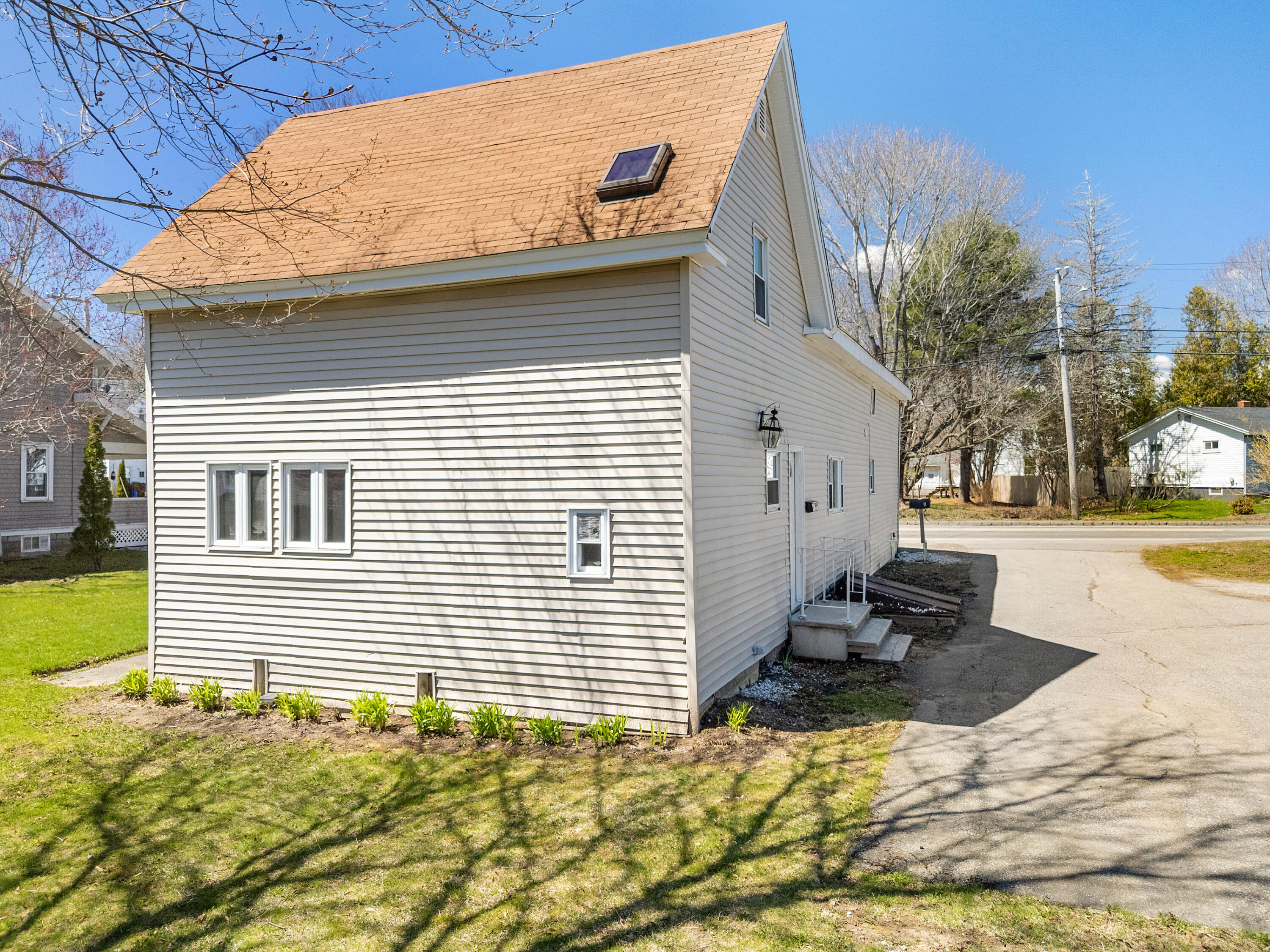 323 Broadway Rockland ME 04841