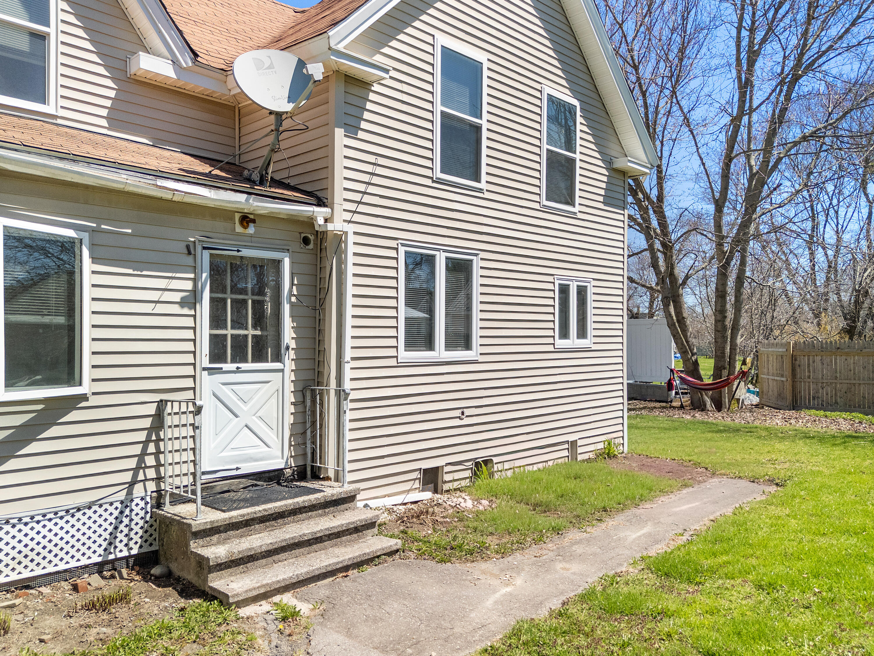 323 Broadway Rockland ME 04841
