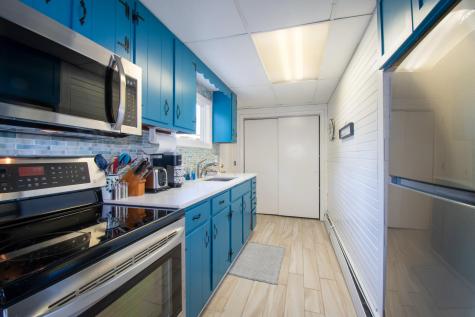 53 Commercial Street Boothbay Harbor ME 04538