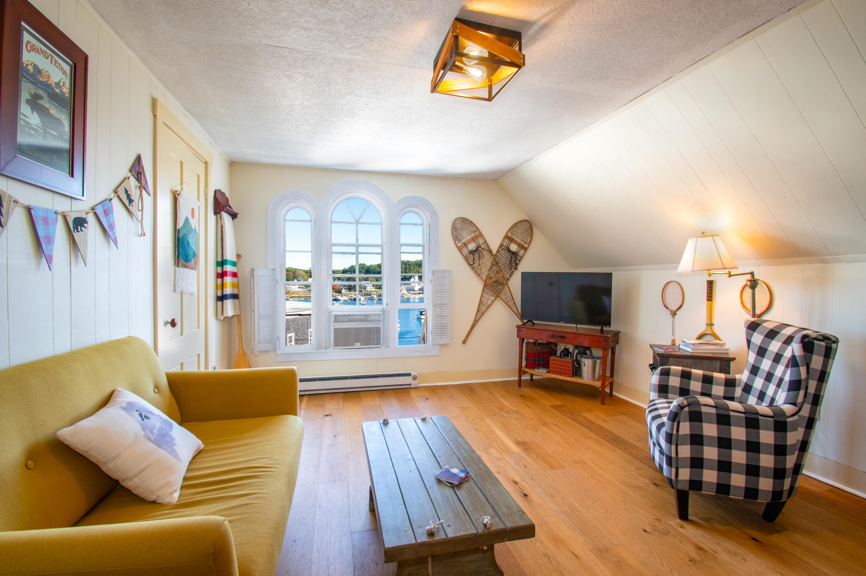 53 Commercial Street Boothbay Harbor ME 04538