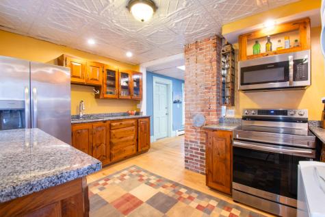 53 Commercial Street Boothbay Harbor ME 04538