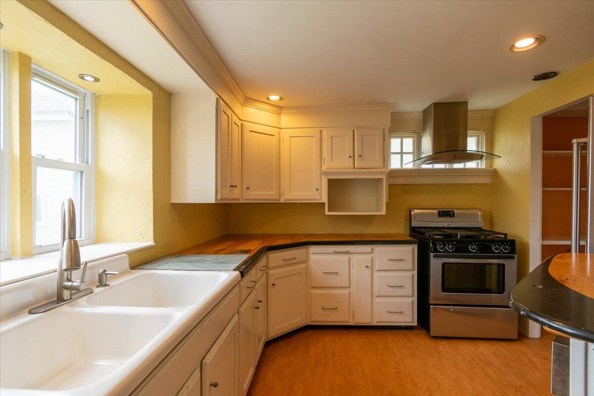 1024 Commercial Street Rockport ME 04856