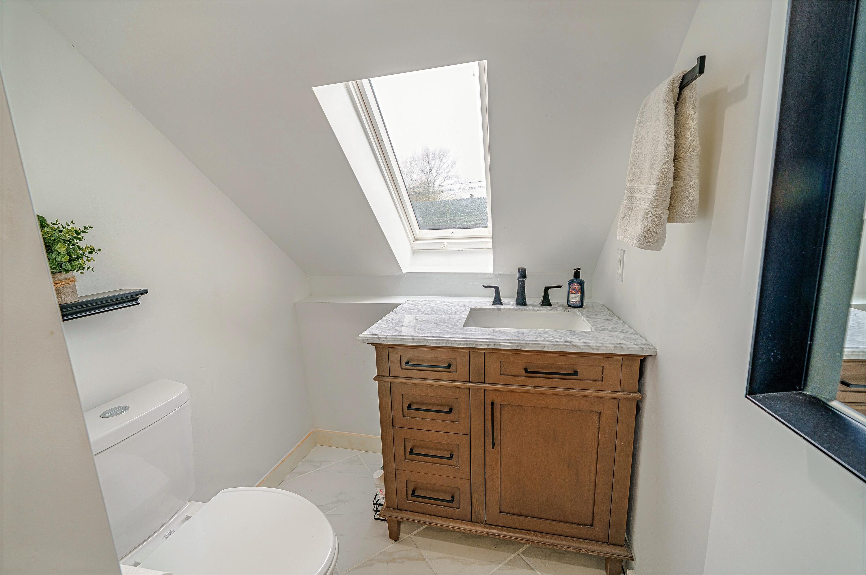 37 & 39 E Main Street Searsport ME 04974