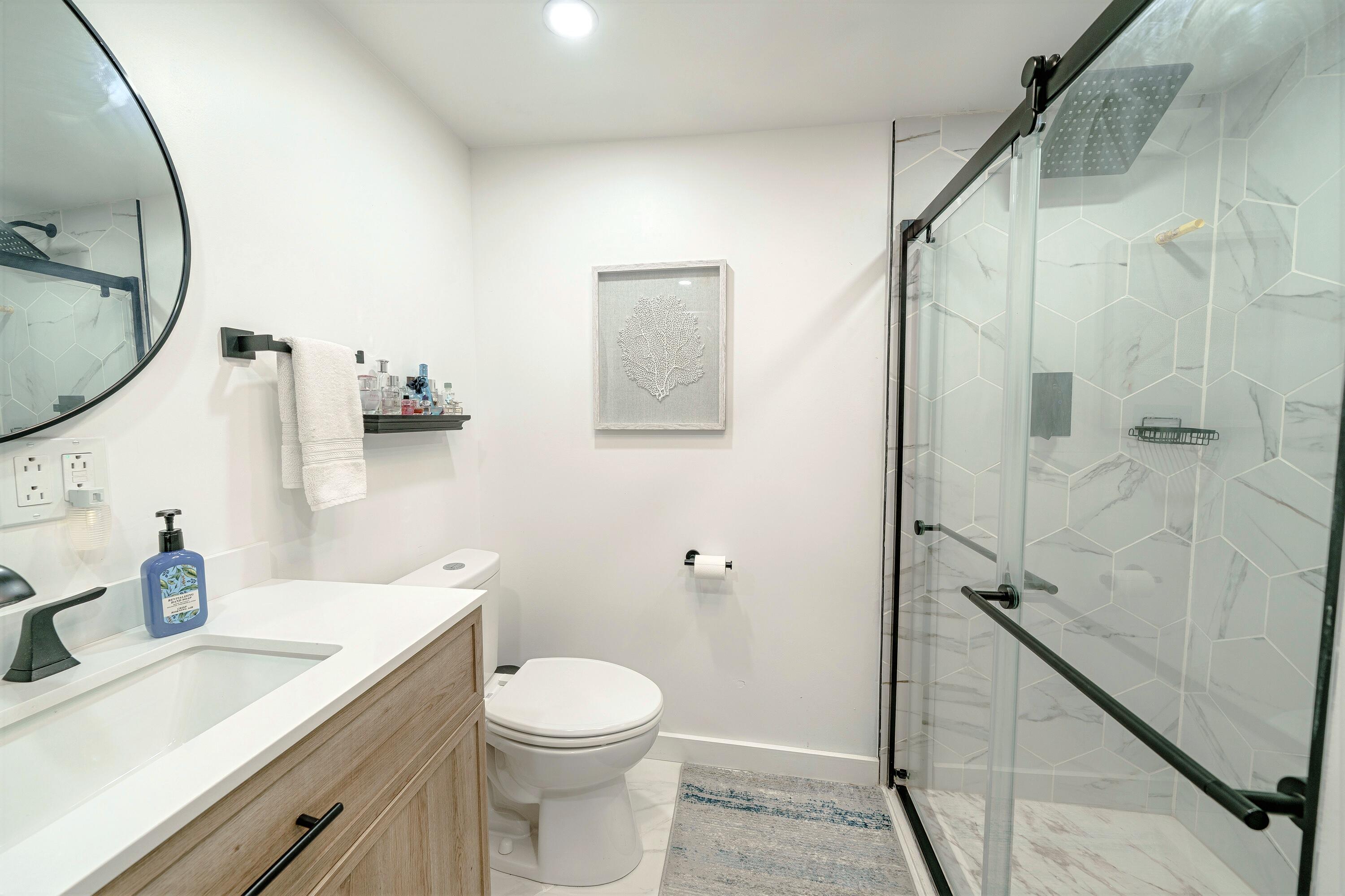 37 & 39 E Main Street Searsport ME 04974