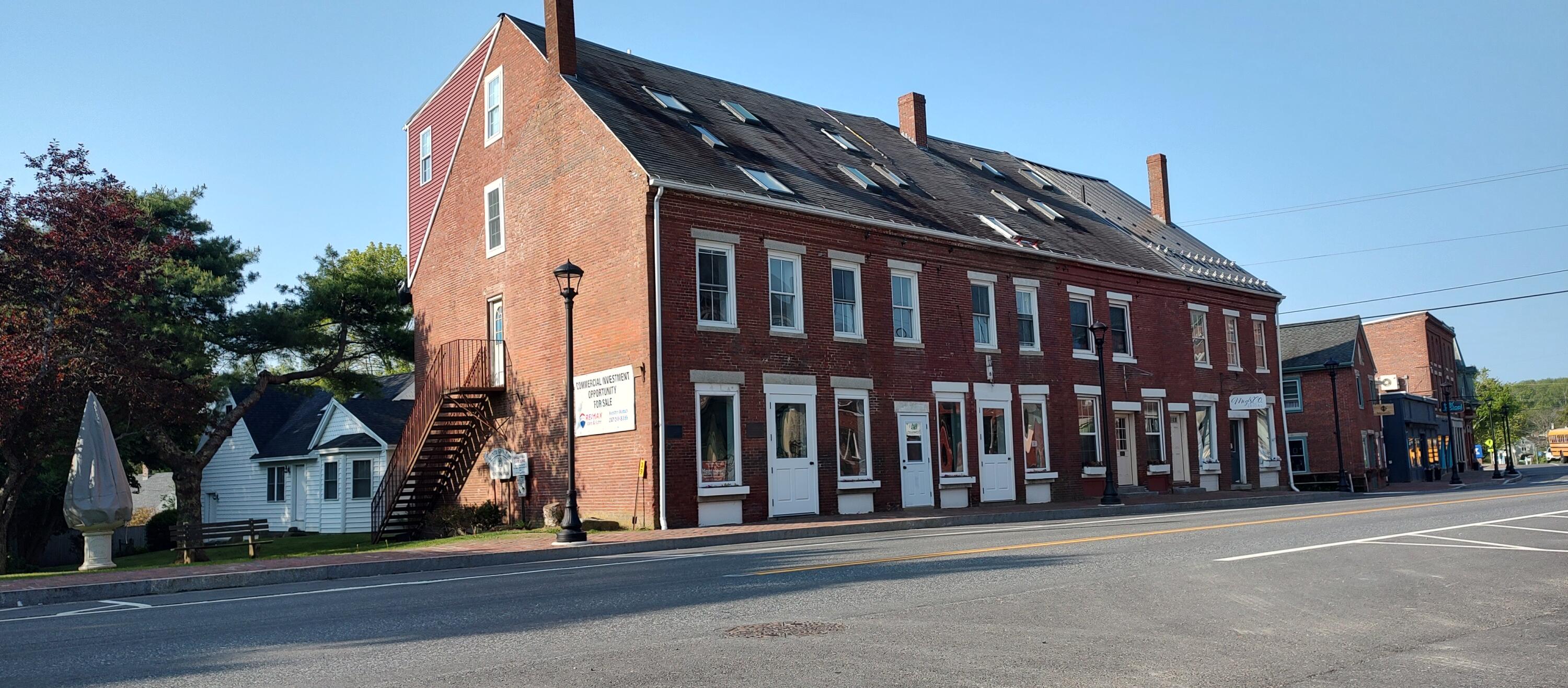 37 & 39 E Main Street Searsport ME 04974