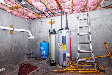 9-11 Blue Rose Lane Lebanon ME 04027