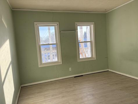 5 Ralph Avenue Lewiston ME 04240