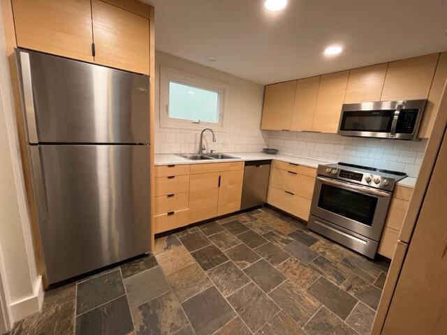 17 Grove Street Rockland ME 04841