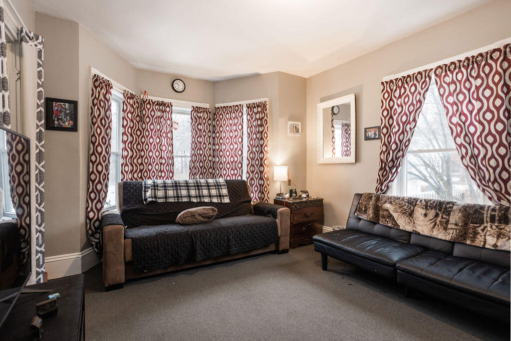 10-12 Pine Street Kittery ME 03904