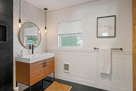 8 Thomas Street Madison ME 04950