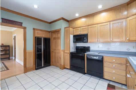 31 Weld Street Dixfield ME 04224