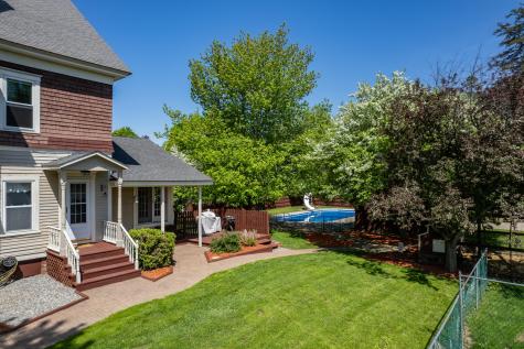 31 Weld Street Dixfield ME 04224