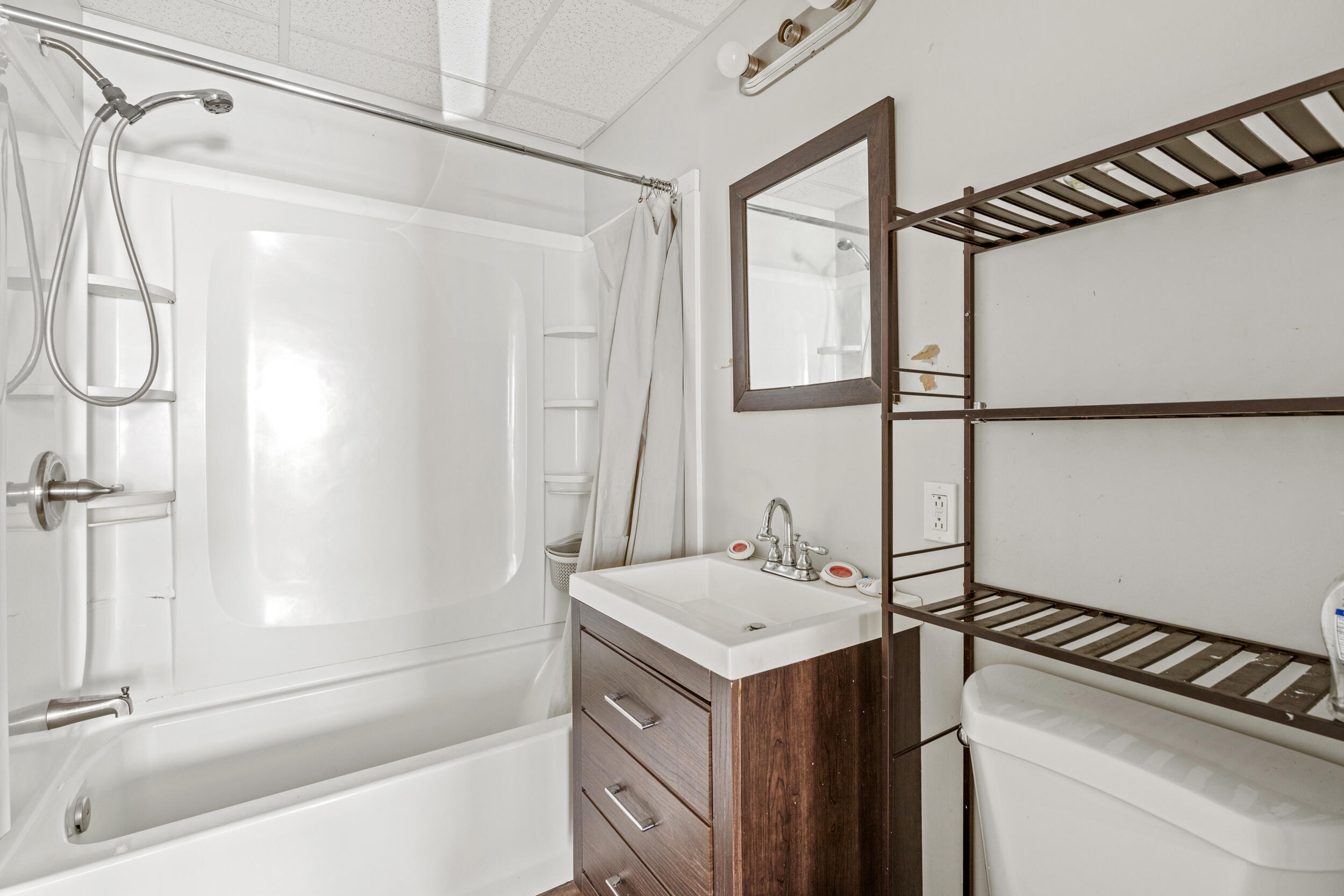 174 Bartlett Street Lewiston ME 04240