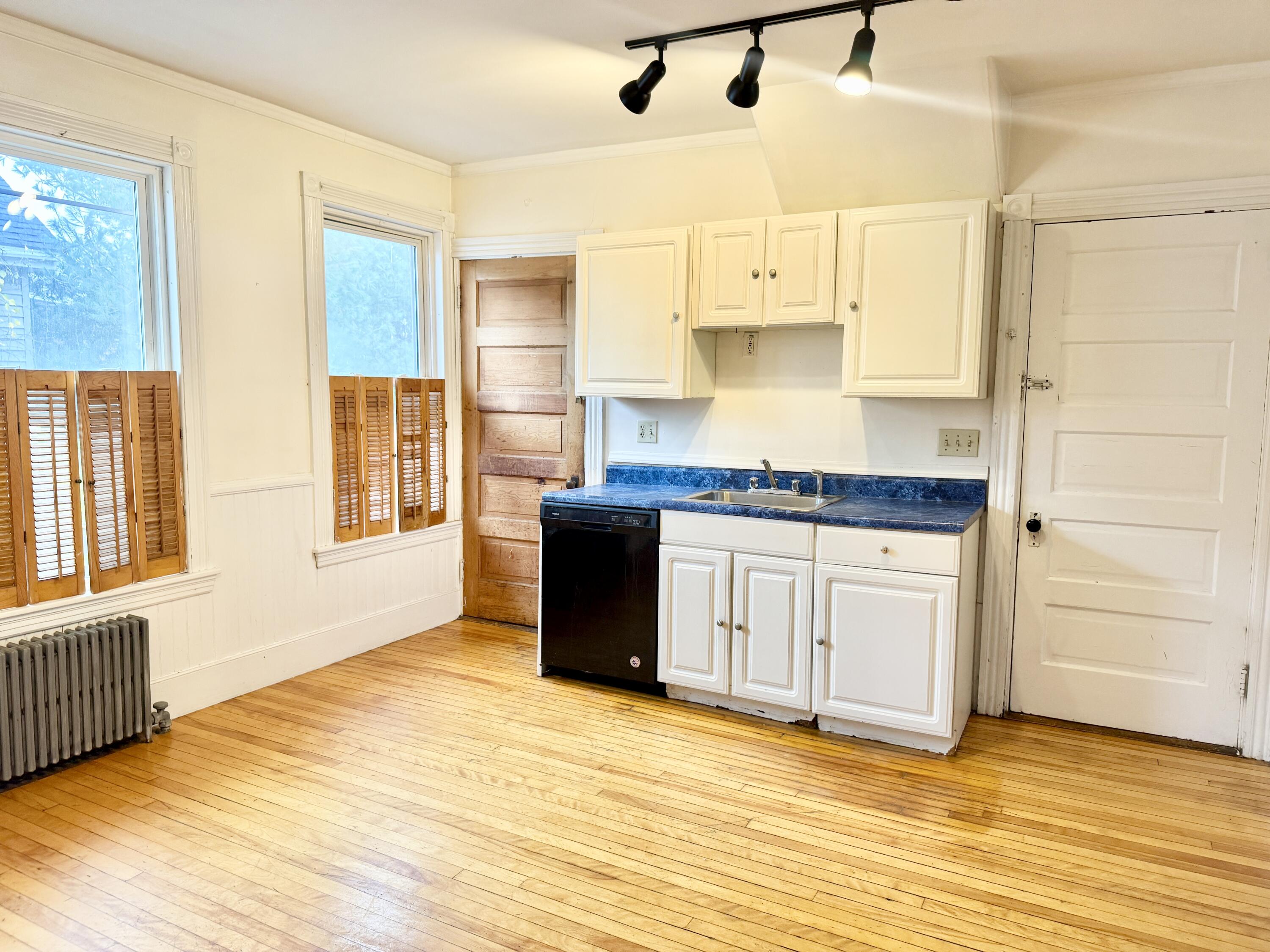 1542 Congress Street Portland ME 04102