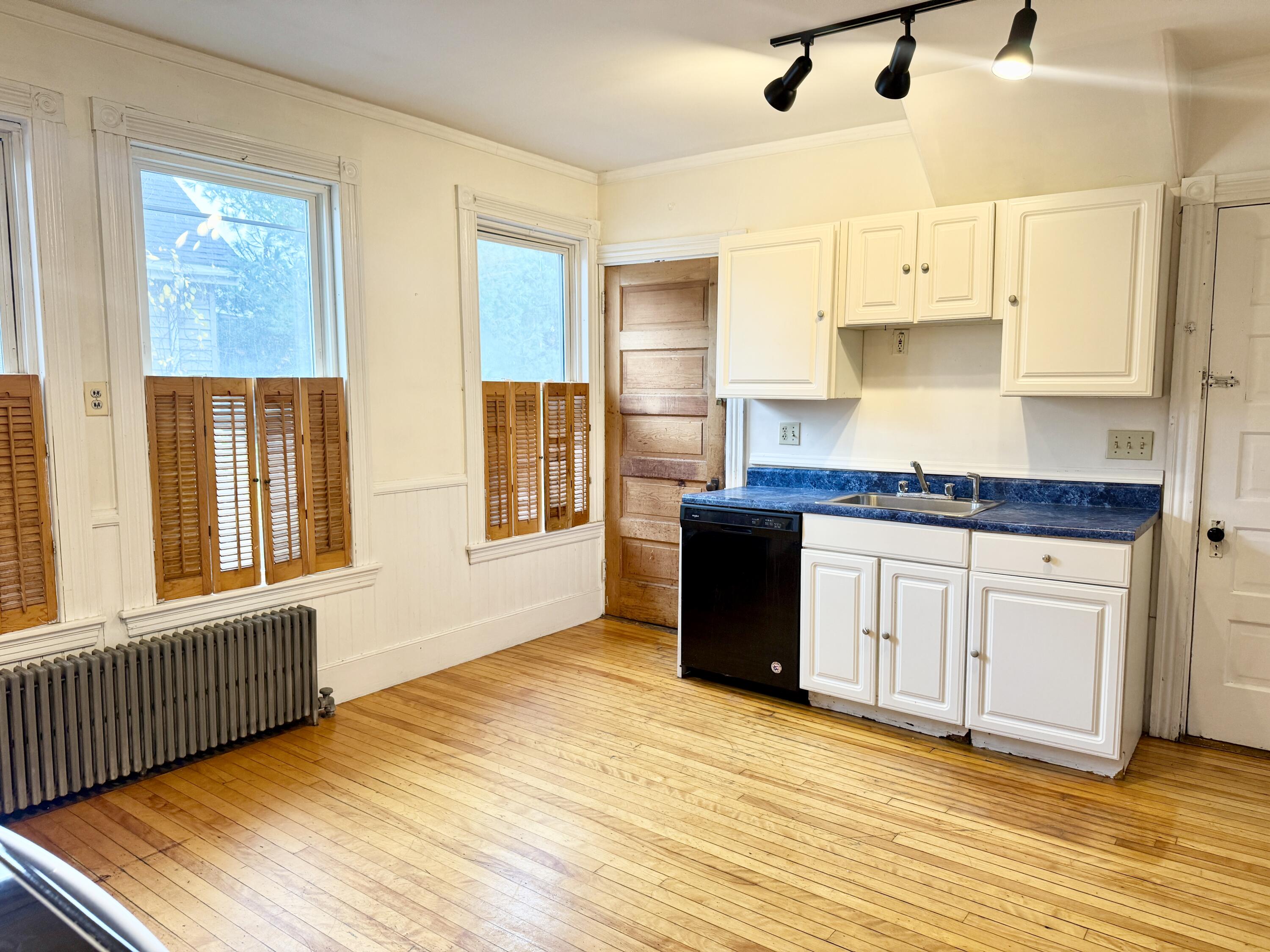 1542 Congress Street Portland ME 04102