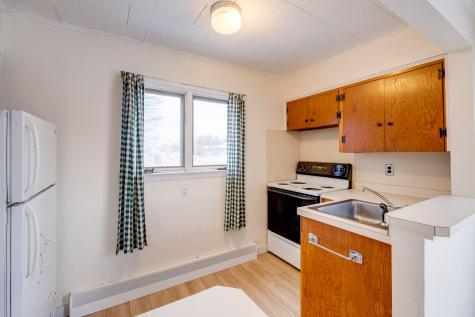 176 Pleasant Street Brunswick ME 04011