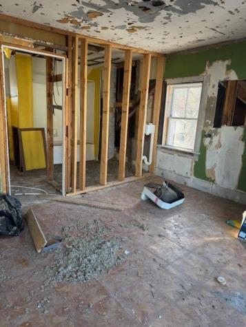 17 Kennebec Road Hampden ME 04444