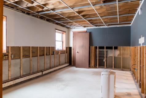 19 Rabbit Valley Road Oxford ME 04270