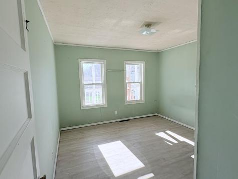 5 Ralph Ave Avenue Lewiston ME 04240