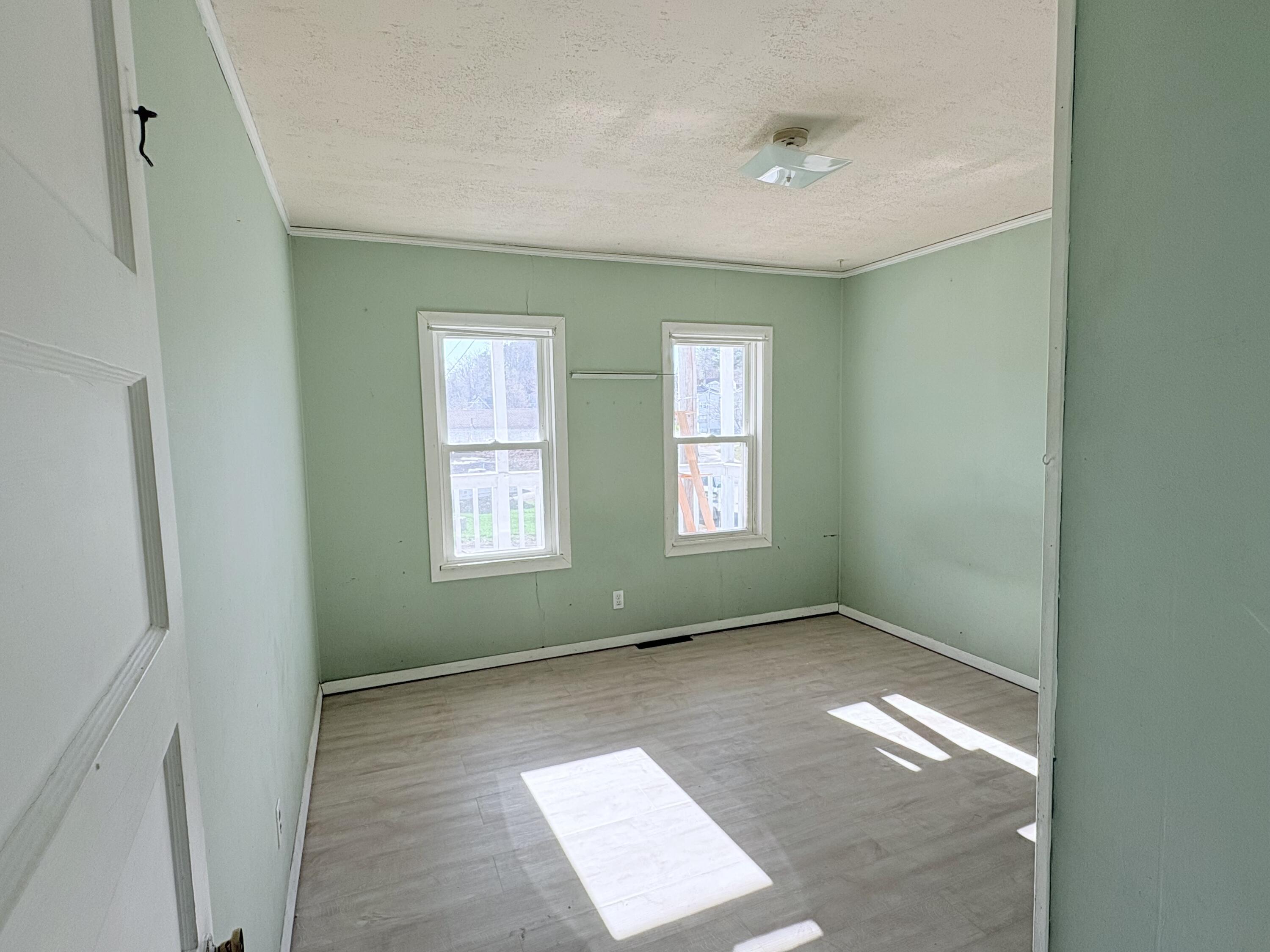 5 Ralph Ave Avenue Lewiston ME 04240