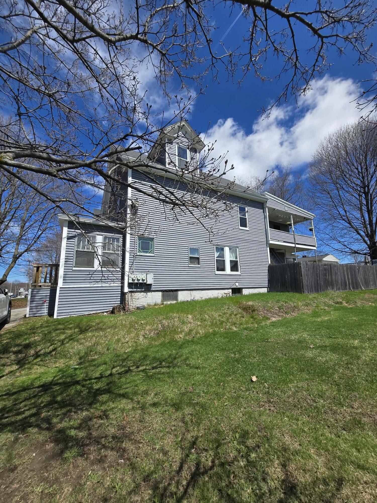 239 East Avenue Lewiston ME 04240