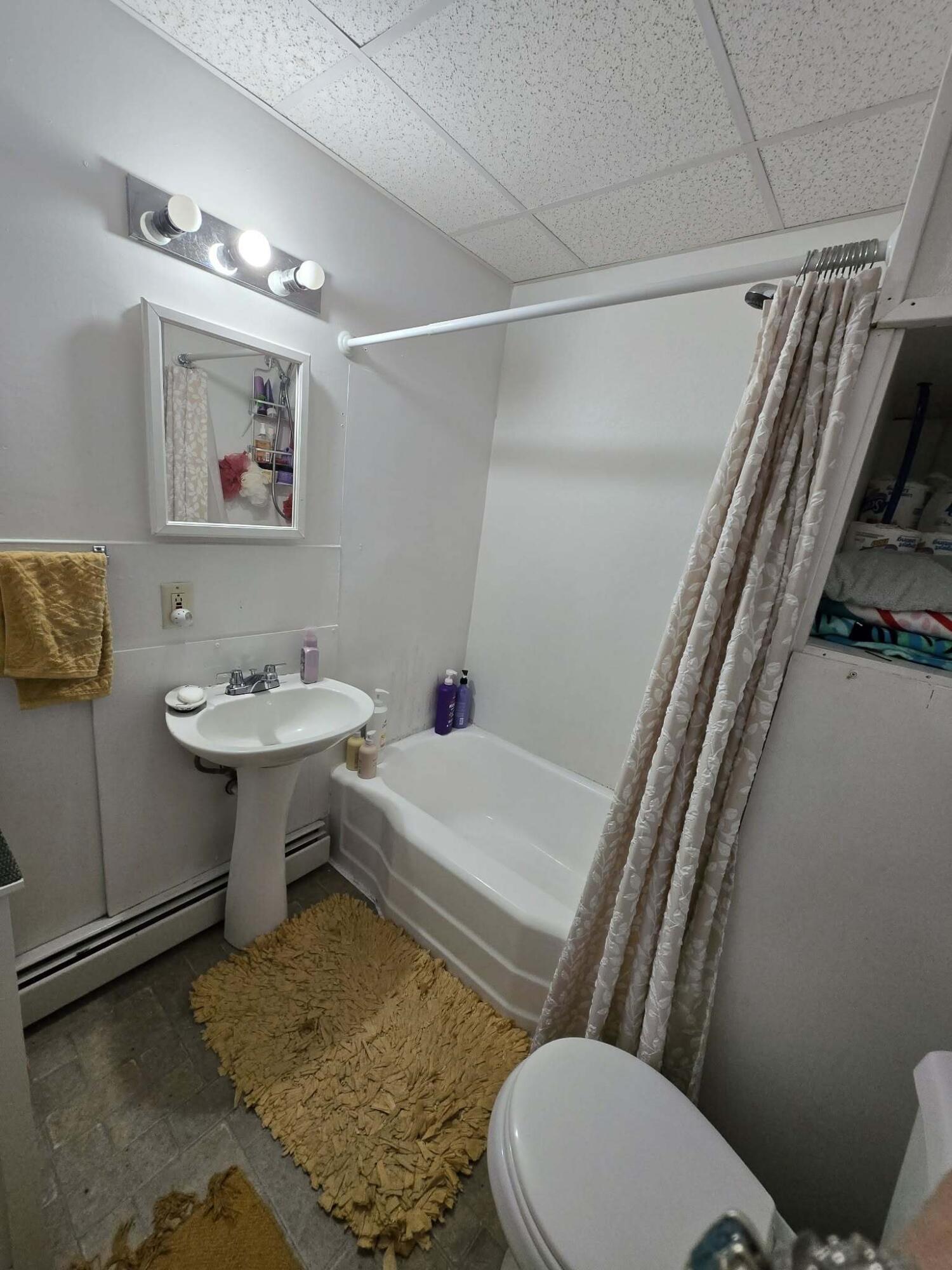 239 East Avenue Lewiston ME 04240