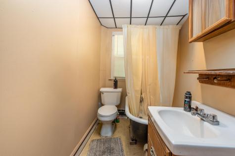 9 Dix Avenue Mexico ME 04257