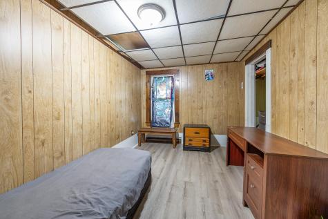 9 Dix Avenue Mexico ME 04257