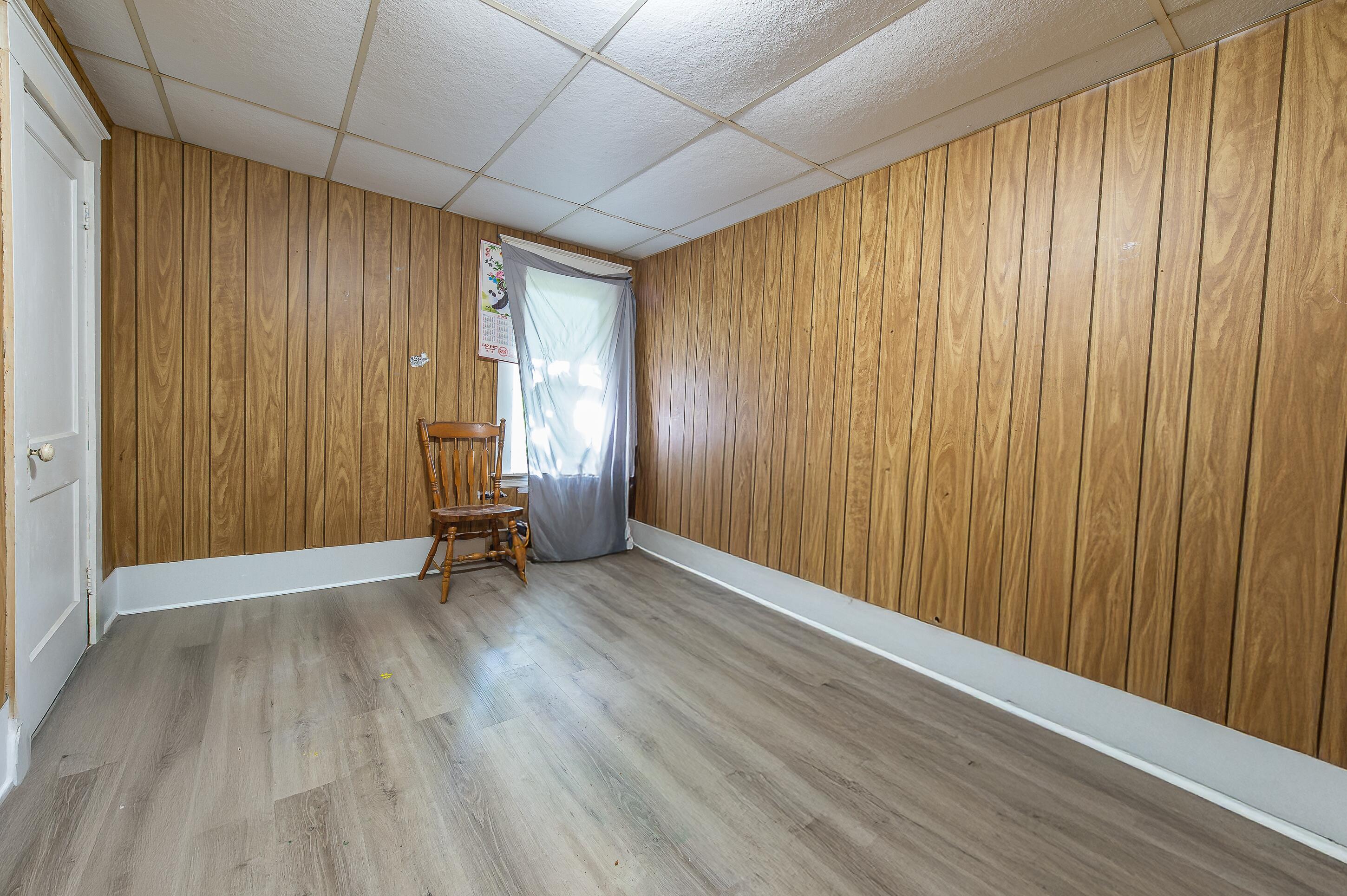 9 Dix Avenue Mexico ME 04257