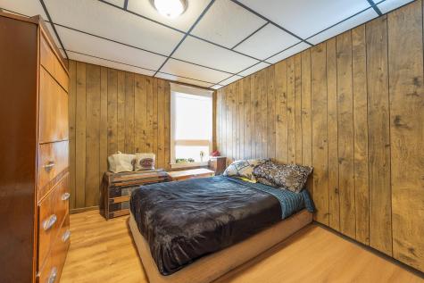 9 Dix Avenue Mexico ME 04257