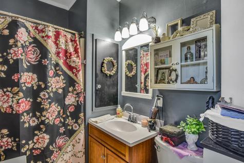 8 Harris Street Auburn ME 04210