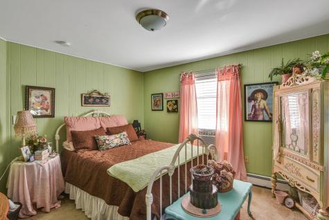 8 Harris Street Auburn ME 04210