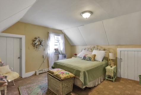 8 Harris Street Auburn ME 04210