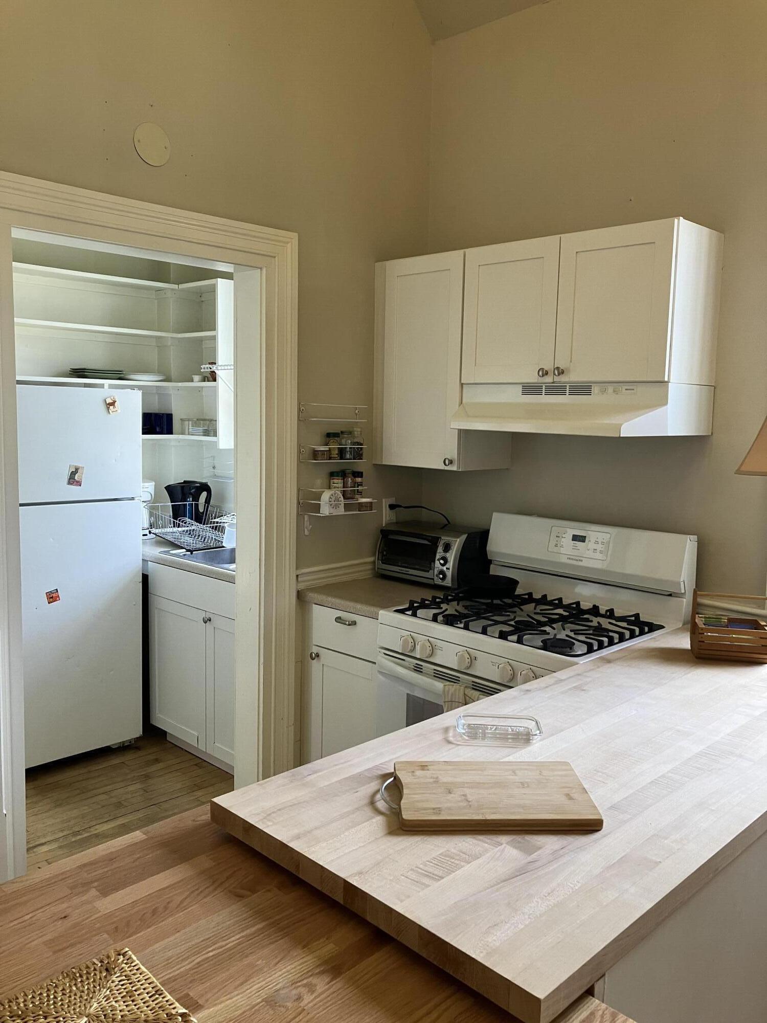 11 Water Street Damariscotta ME 04543