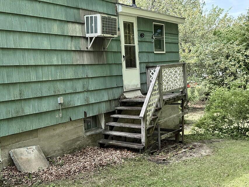 25 Pray Street Gardiner ME 04345