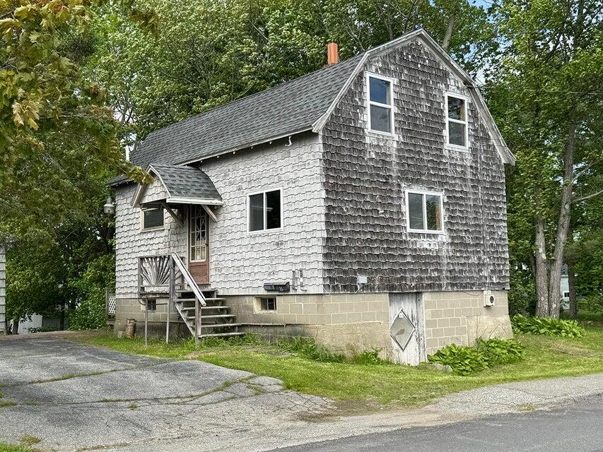 25 Pray Street Gardiner ME 04345