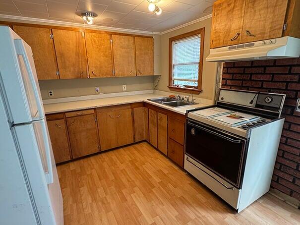 25 Pray Street Gardiner ME 04345