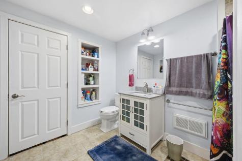27 Fowler Road Cape Elizabeth ME 04107