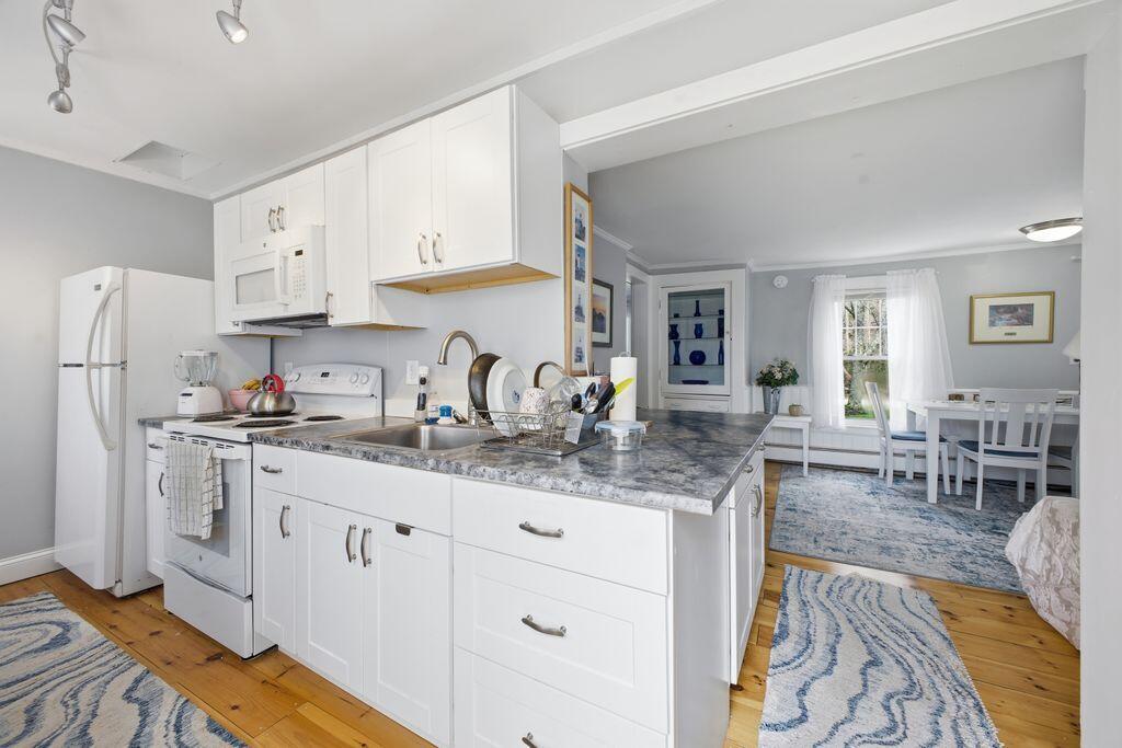 27 Fowler Road Cape Elizabeth ME 04107