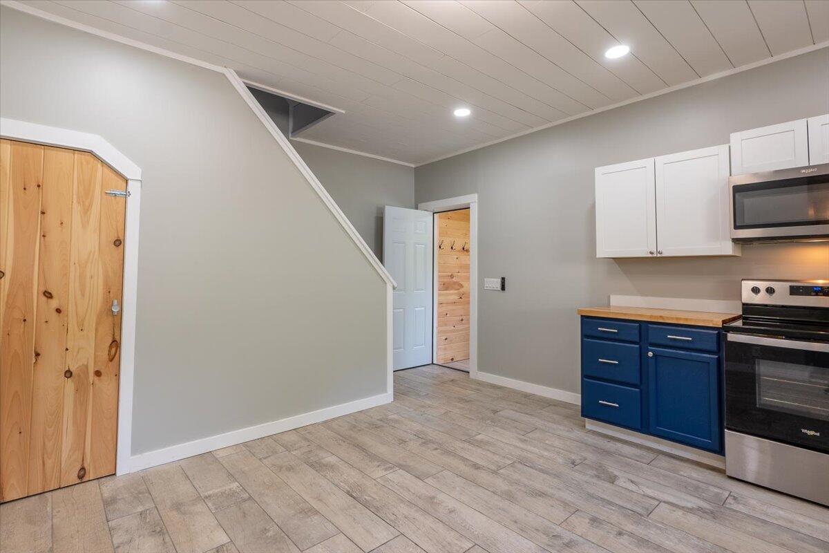 13 Liberty Road Washington ME 04574