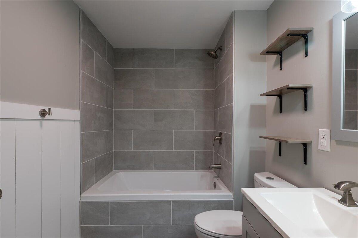 13 Liberty Road Washington ME 04574
