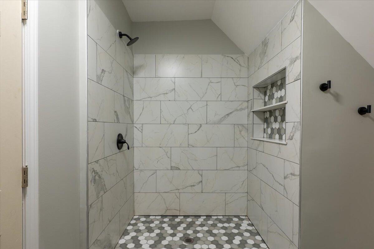 13 Liberty Road Washington ME 04574