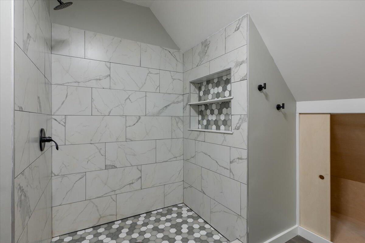 13 Liberty Road Washington ME 04574