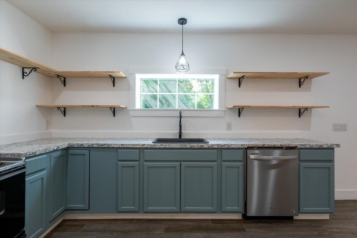 13 Liberty Road Washington ME 04574