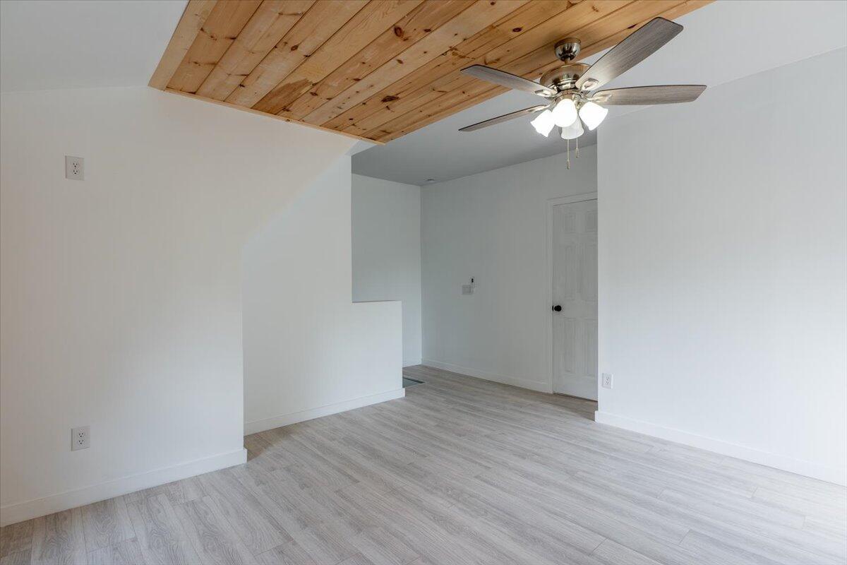 13 Liberty Road Washington ME 04574